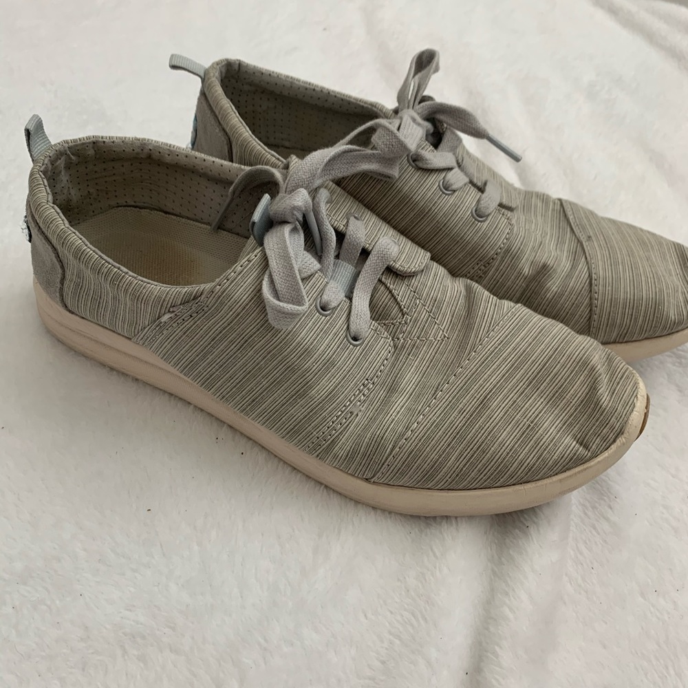 Toms Light Gray Beige Knit Lace-Up Sneakers